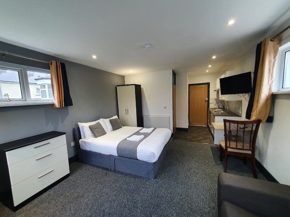 

Bologna - Southend-On-Sea - OYO Devine Beach Hotel, Westcliff Southend-On-Sea