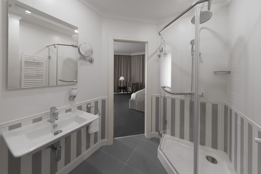 

Milano - Chişinău - London Boutique Hotel