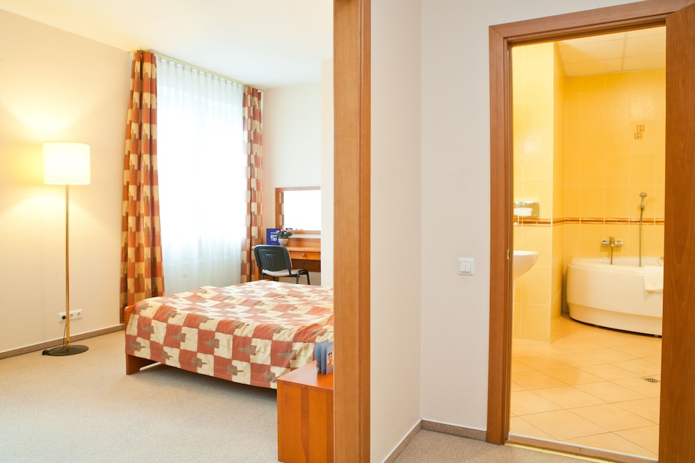 

Bologna - Riga - Kolonna Hotel Brigita