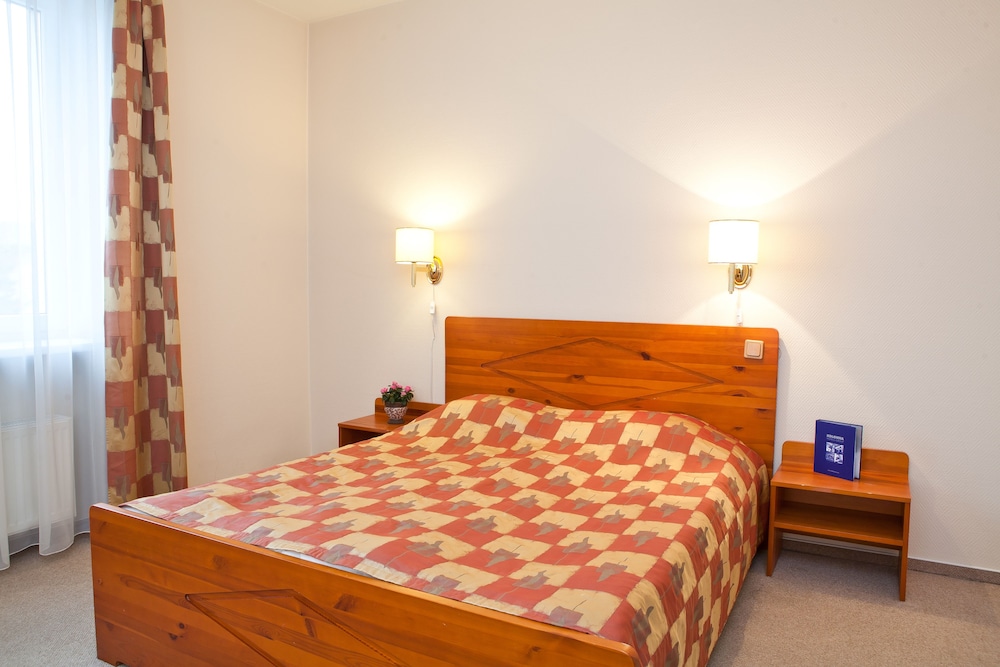 

Roma - Riga - Kolonna Hotel Brigita