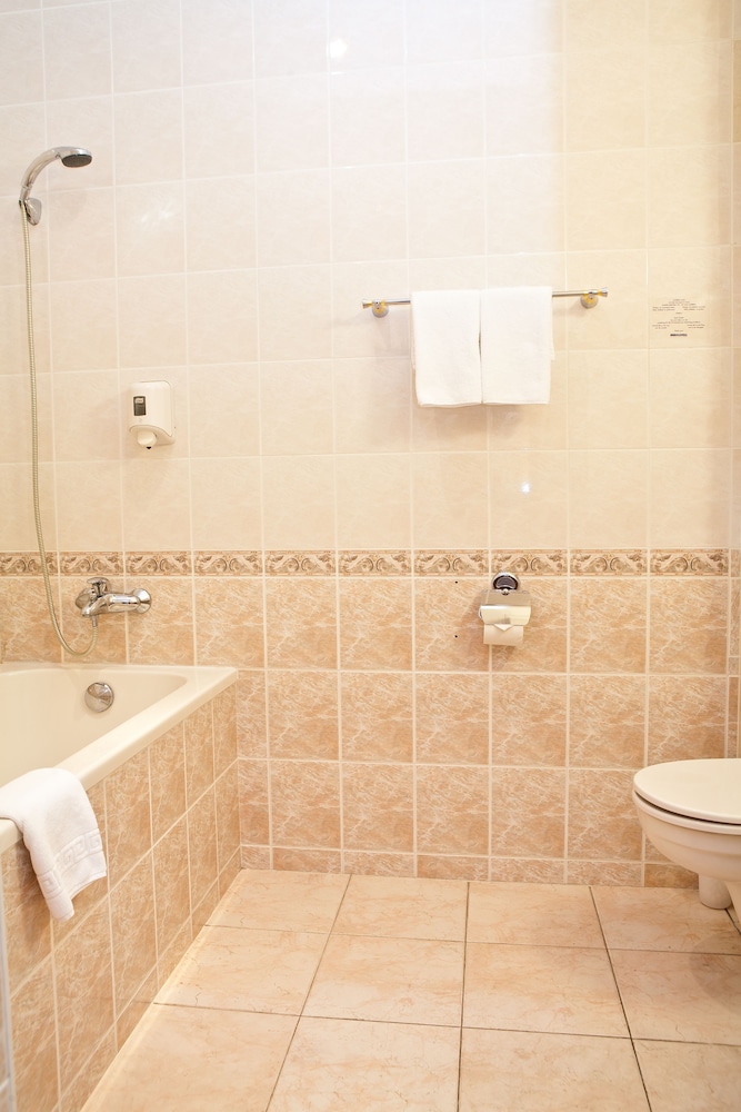 

Verona - Riga - Kolonna Hotel Brigita