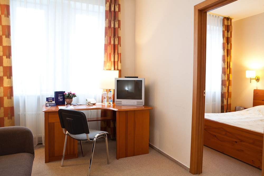 

Roma - Riga - Kolonna Hotel Brigita