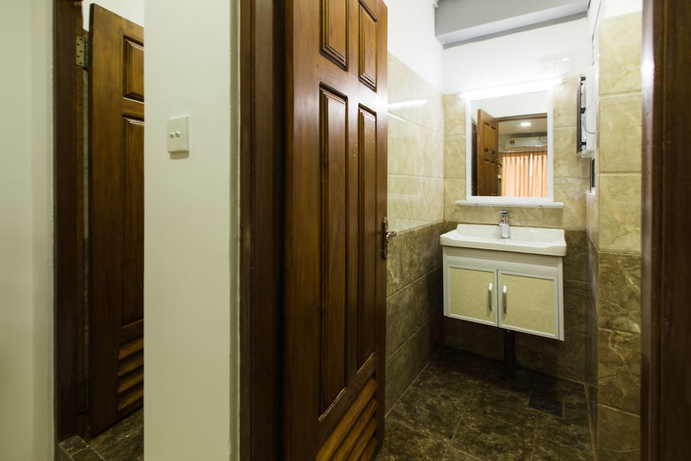 

Milano - Wattala - Metro Port City Hotel