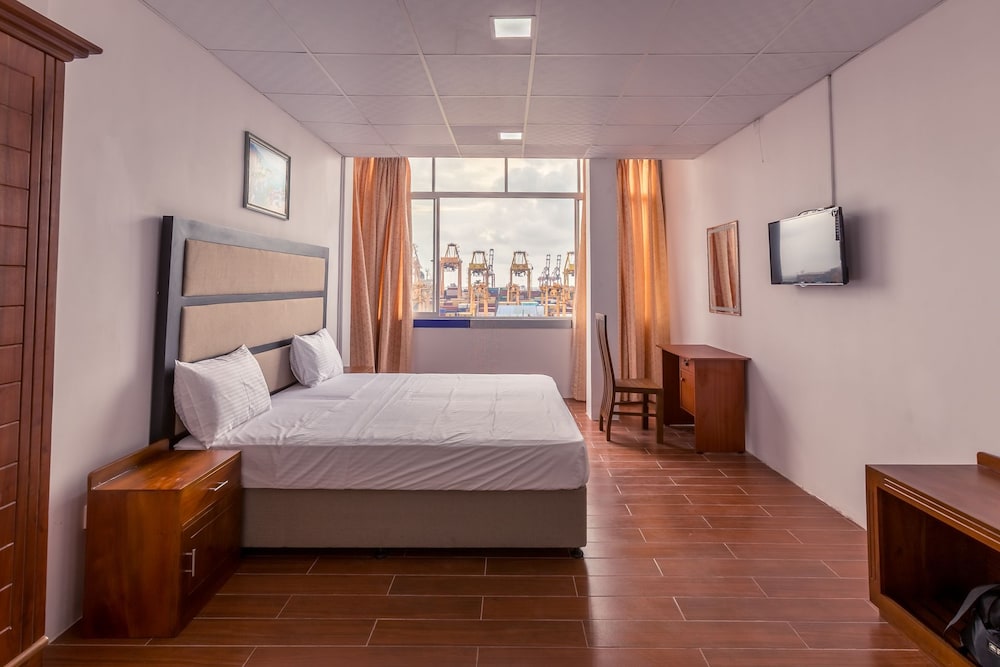 

Roma - Wattala - Metro Port City Hotel