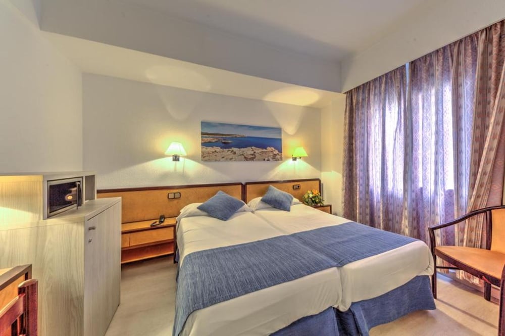 

Palermo - Cala Bona - Hotel Voramar