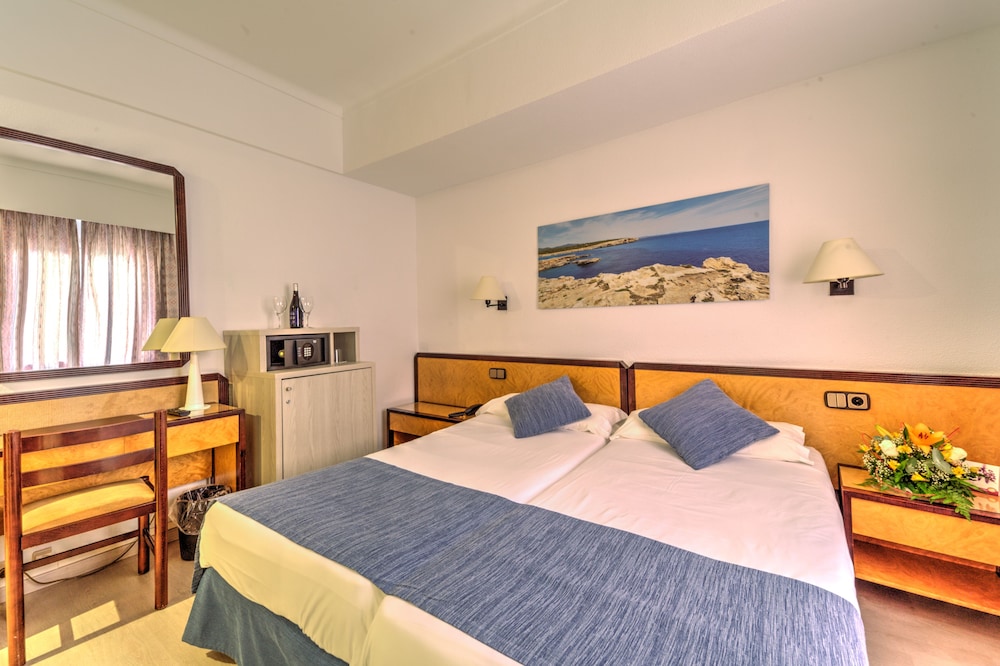 

Cagliari - Cala Bona - Hotel Voramar Mallorca
