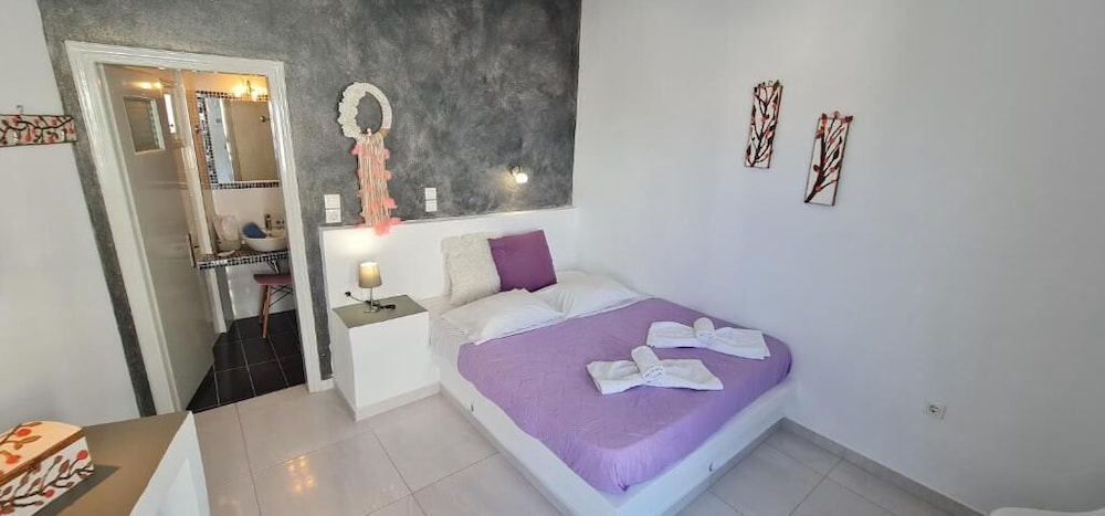 

Brindisi - Imerovigli - Villa Anto