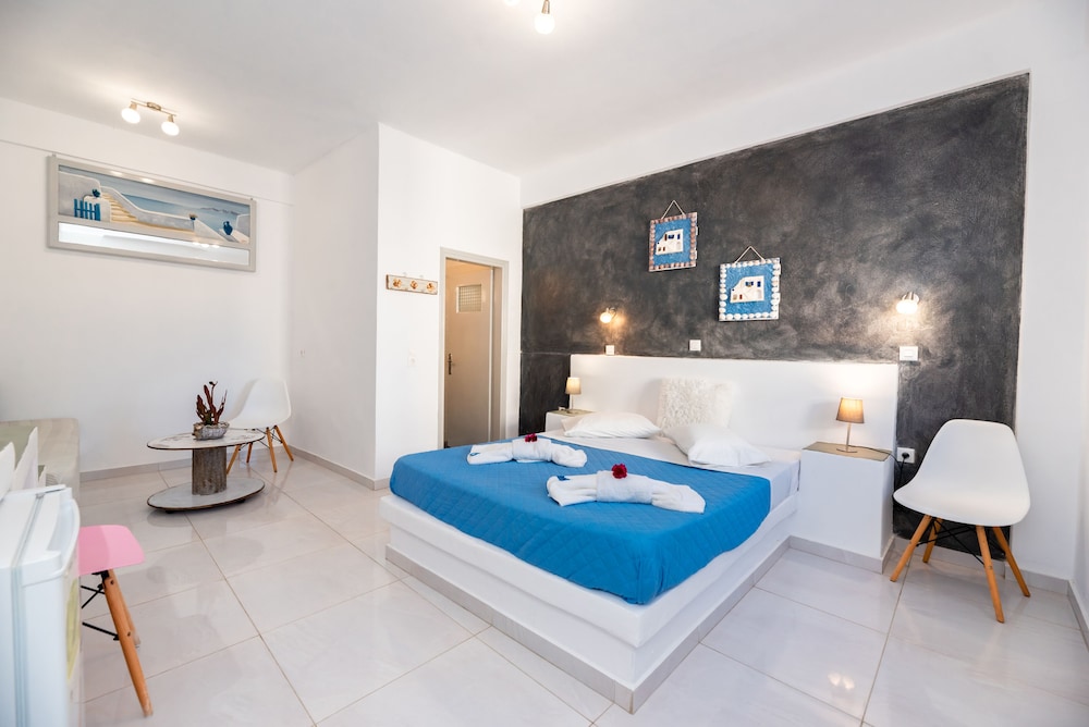 

Milano - Oia - Villa Anto