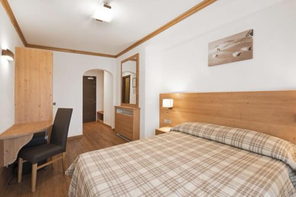 

Lamezia Terme - Cortina d'Ampezzo - Hotel Villa Argentina