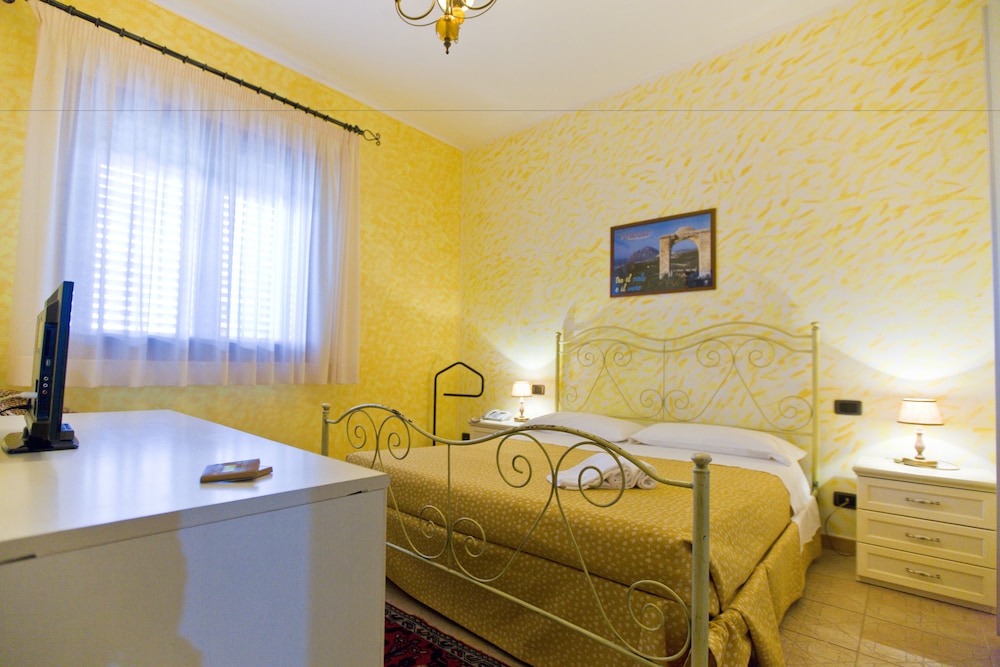 

Roma - Custonaci - Hotel History