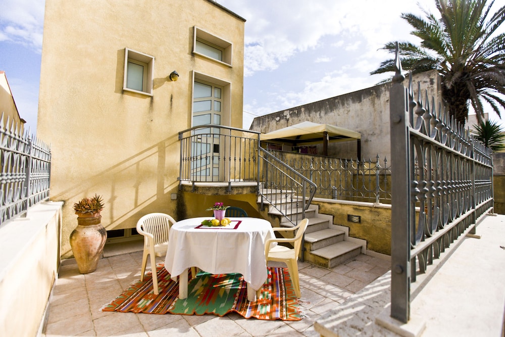 

Verona - Custonaci - Hotel History
