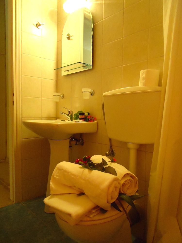 

Roma - Agios Georgios, Corfú - Ccb Bruskos Hotel