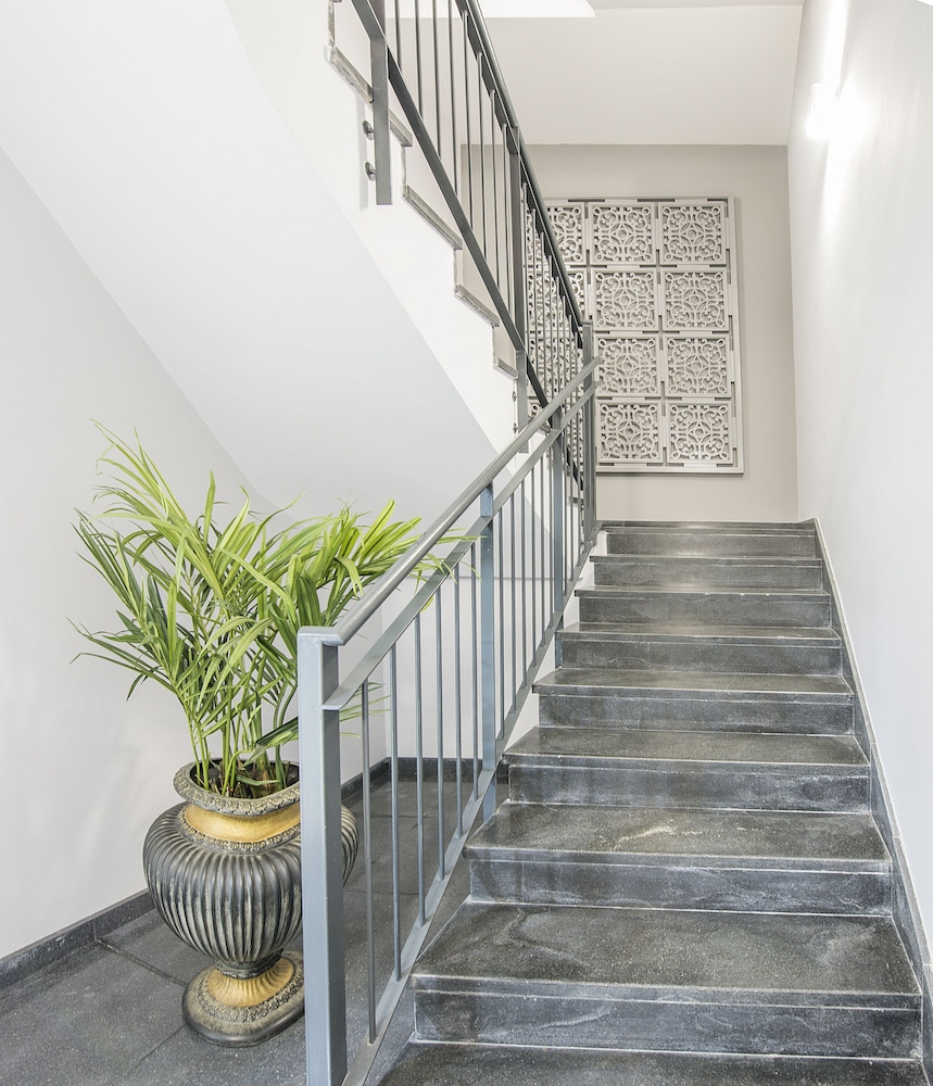 

Milano - Dos Hermanas - Sevilla Green Suites