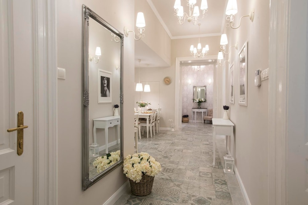 

Pisa - Budapest - Serenity Boutique Budapest