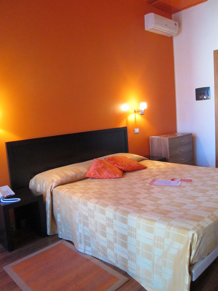 

Napoli - SantʼAntìoco - Hotel I Colori