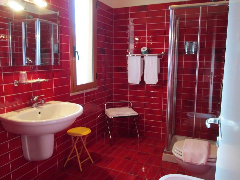 

Bologna - SantʼAntìoco - Hotel I Colori