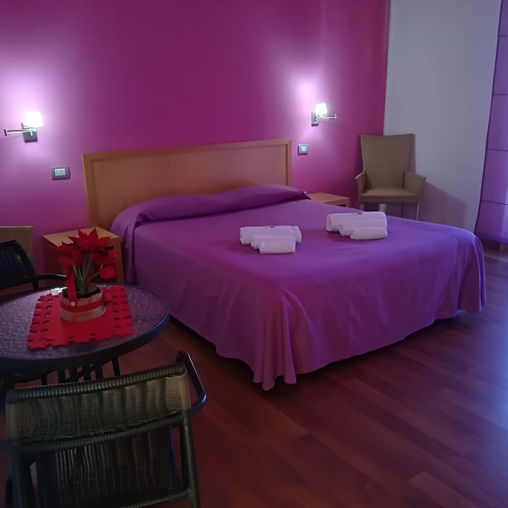 

Milano - SantʼAntìoco - Hotel I Colori