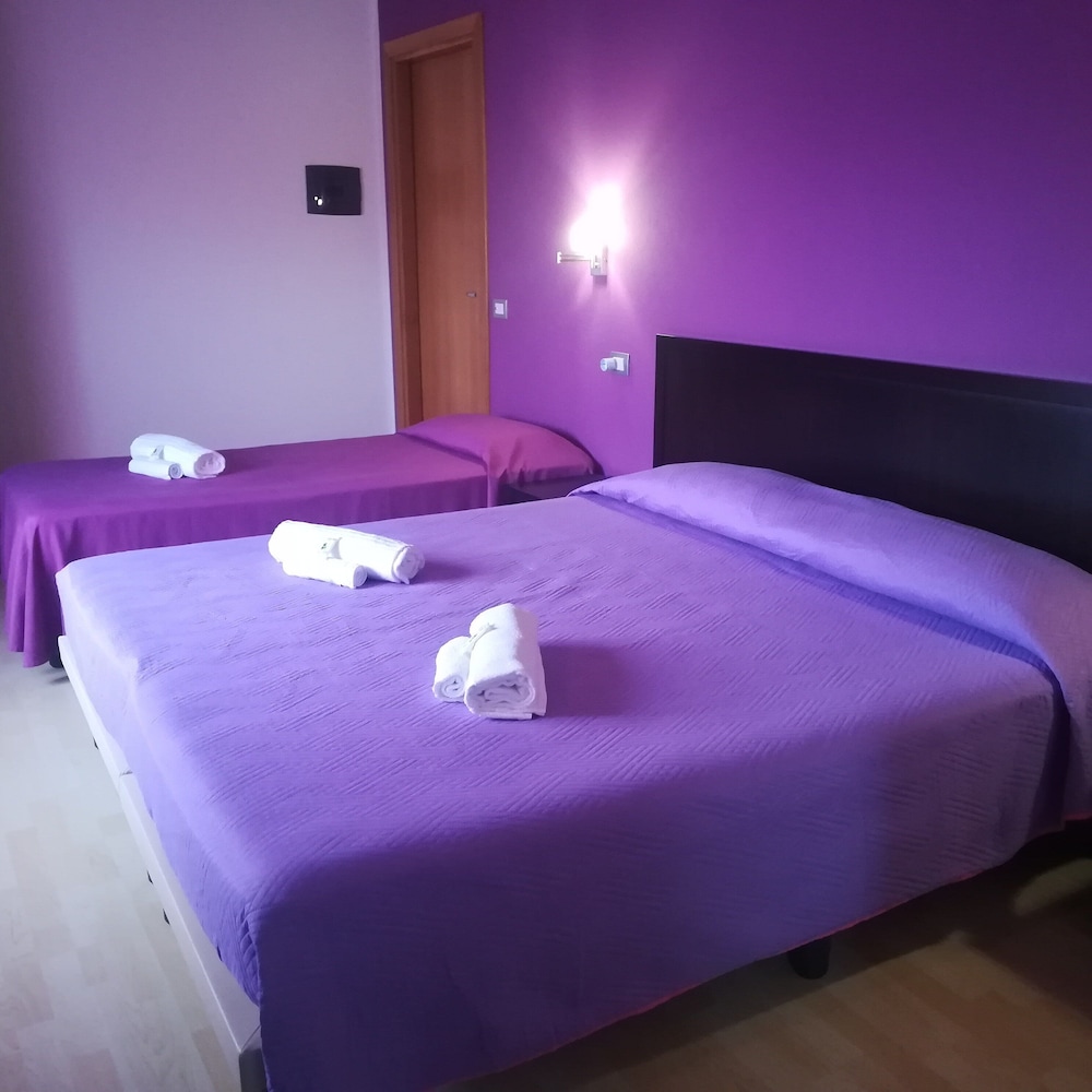 

Milano - San Giovanni Suèrgiu - Hotel I Colori