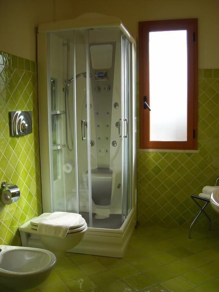 

Milano - SantʼAntìoco - Hotel I Colori