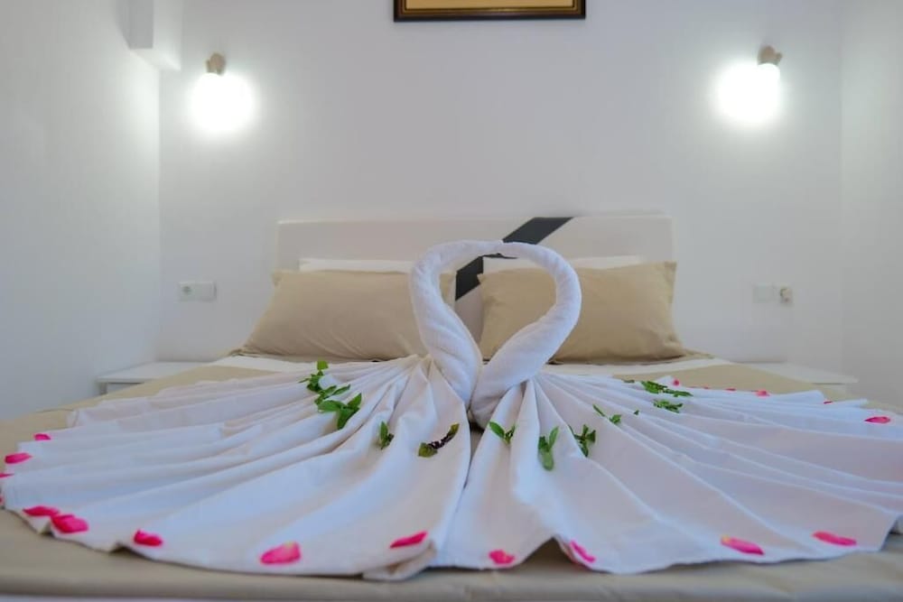

Trieste - Ksamil - Hotel Chris