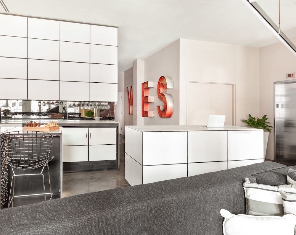 

Brindisi - Jersey City - NU Hotel Brooklyn