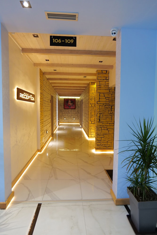

Napoli - Sarandë - Oceanic Overview Suites