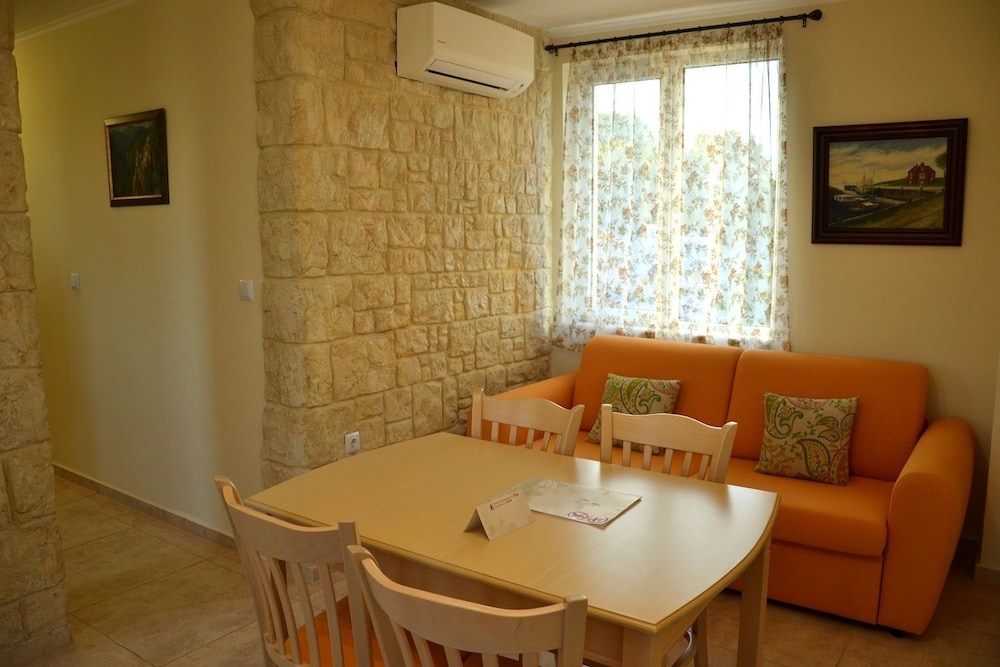 

Napoli - Obzor - Sirena Palace Family Hotel