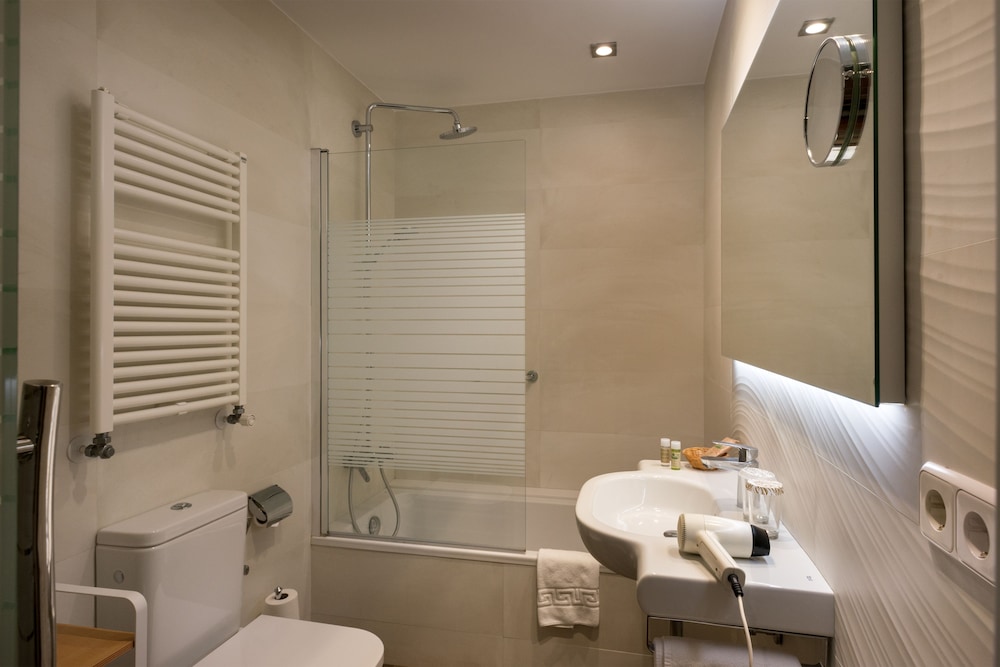 

Napoli - Figueres - Ibis Styles Figueres Ronda