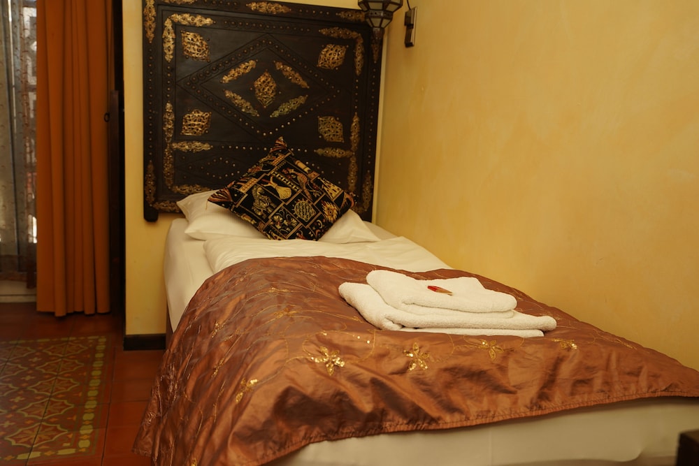

Napoli - Francoforte sul Meno - Hotel Villa Oriental & Restaurant
