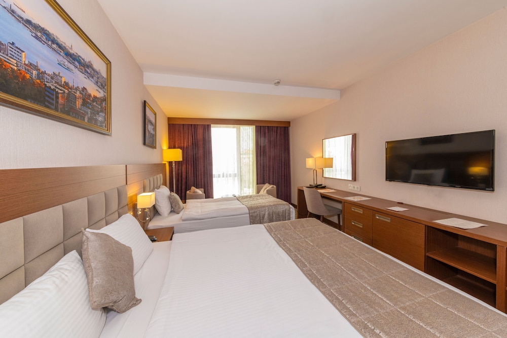

Palermo - Beylikduzu - Land Park Hotel