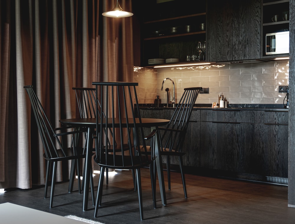 

Verona - Vik i Myrdal - Black Beach Suites