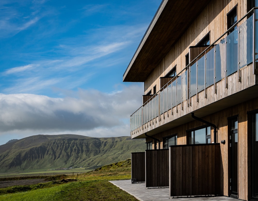 

Milano - Vik i Myrdal - Black Beach Suites