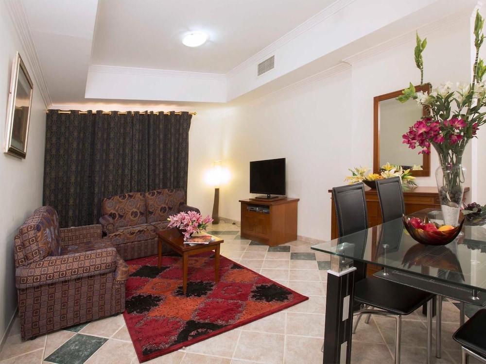 

Roma - ‘Udhaybah - Safeer Hotel Suites