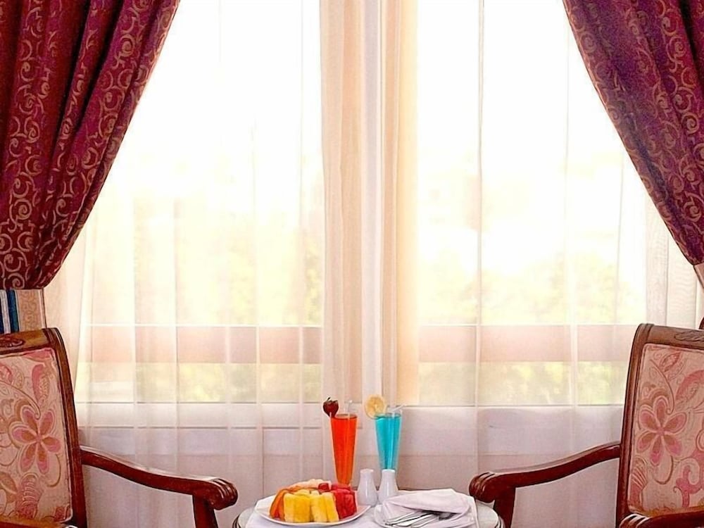 

Milano - Sarūq - Safeer Hotel Suites