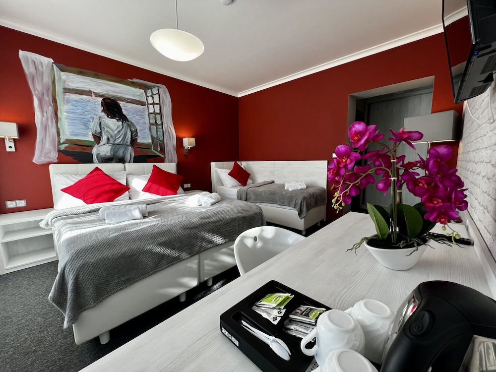 

Bari - Kněževes - Grand Petit Hotel ex Shato Gesson