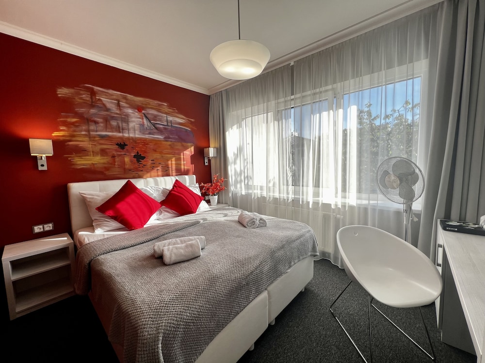 

Bologna - Praga, Aeroporto Václav Havel - Grand Petit Hotel ex Shato Gesson