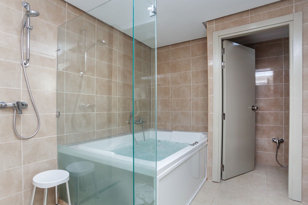 

Ancona - Bizerte - Nour Congress & Resort