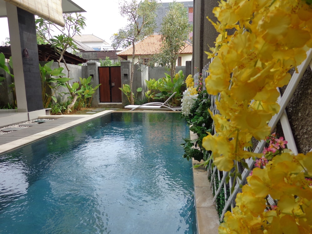 

Milano - Tanah Lot - Villa Lovecho