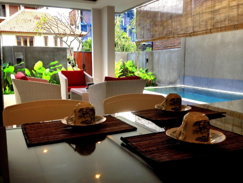 

Milano - Tanah Lot - Villa Lovecho
