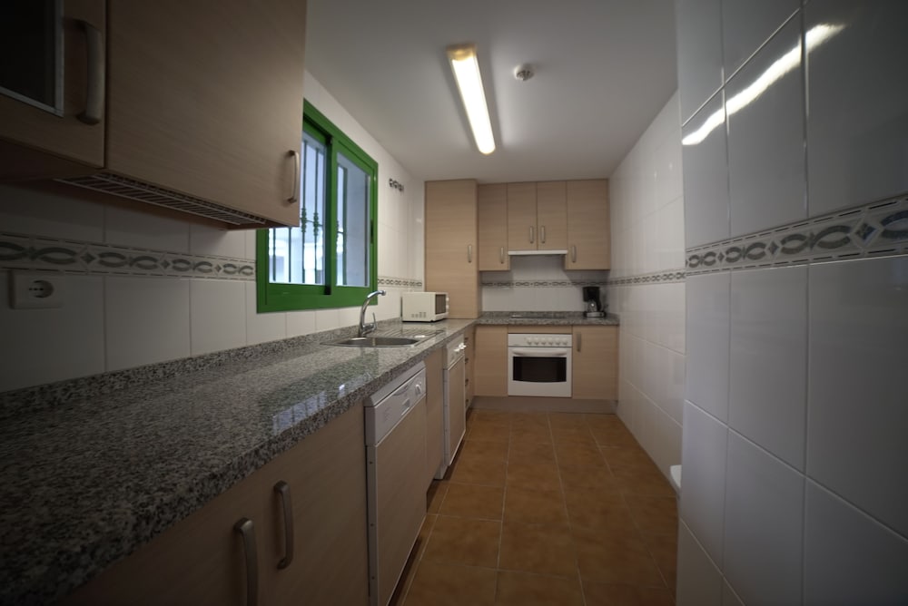 

Catania - Estepona - Hotel Apartamentos Manilva Sun