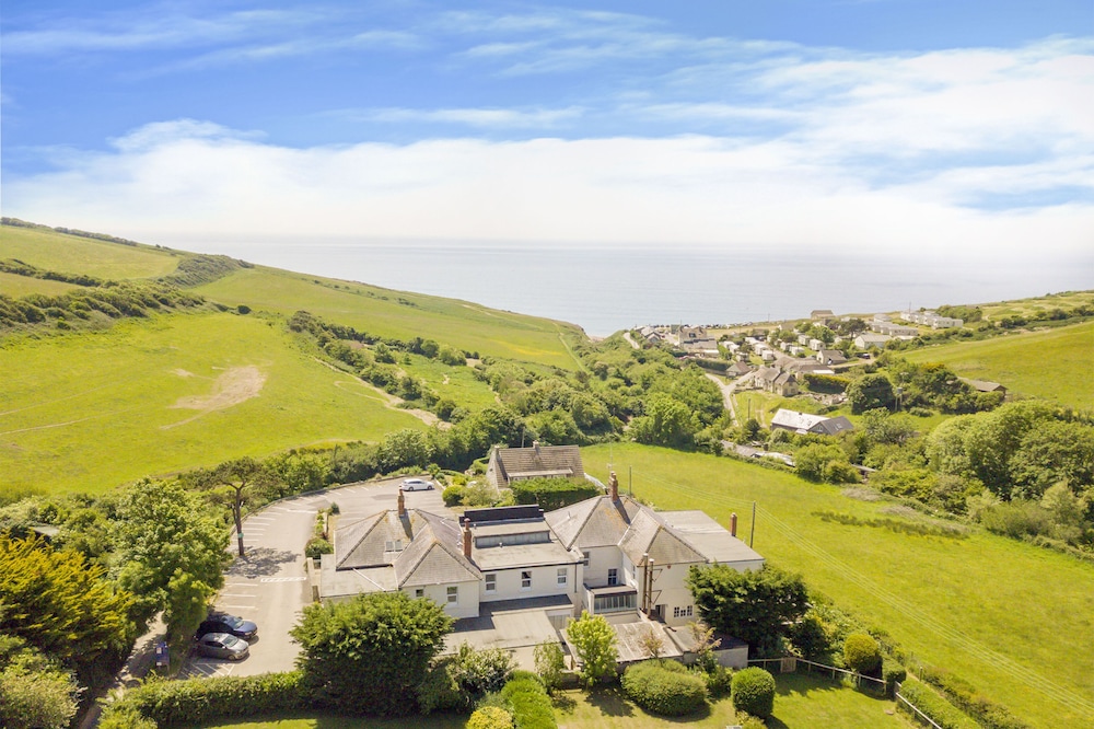 

Venezia - Bridport - Eype's Mouth Country Hotel