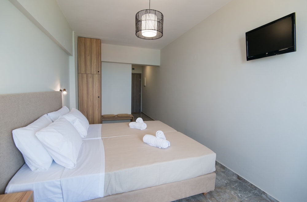 

Cagliari - Creta Est - Heraklion, Rethymno, Agios Nikolaos, Grecia - Birais Beach Studios