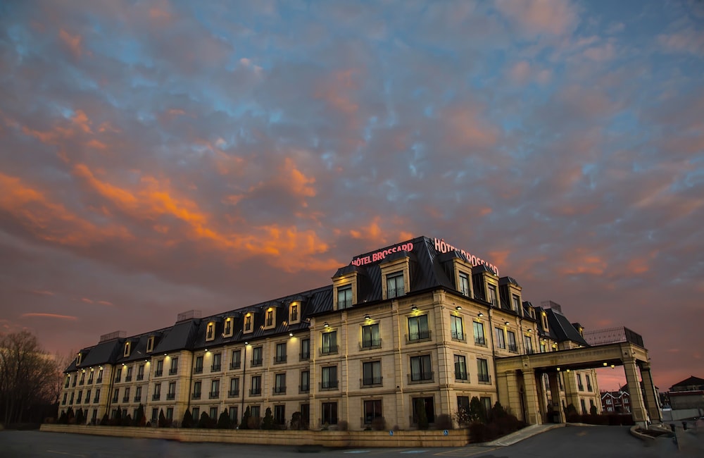 

Milano - Montreal - Hotel Brossard