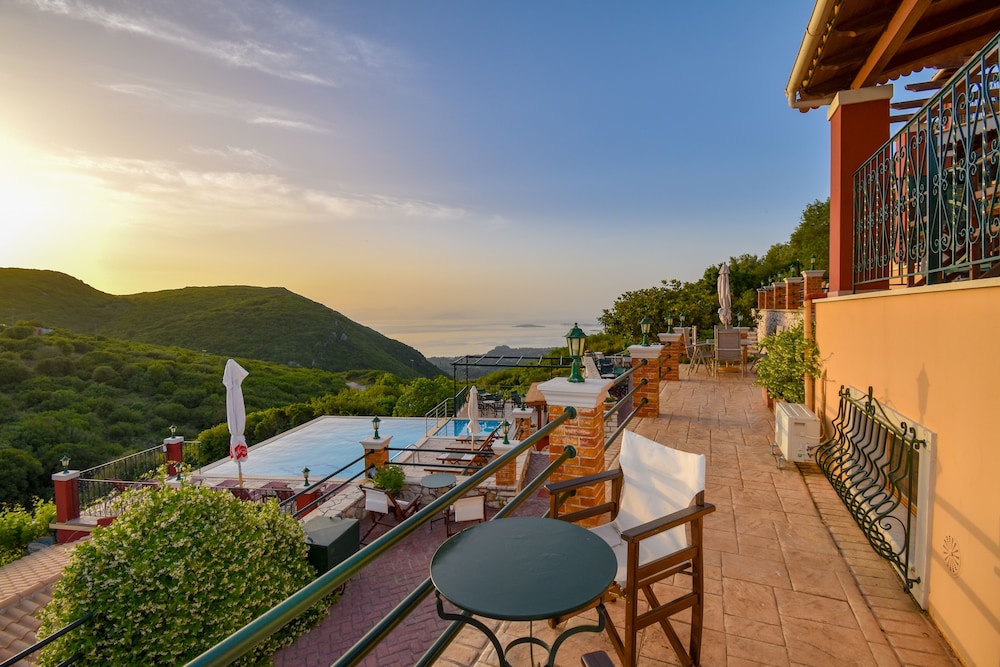 

Ancona - Acharavi - Corfu Sokraki Villas