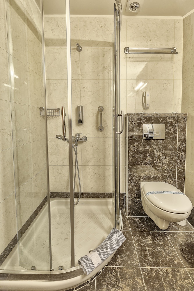 

Bari - Kokkíni Khánion - Sofia Hotel
