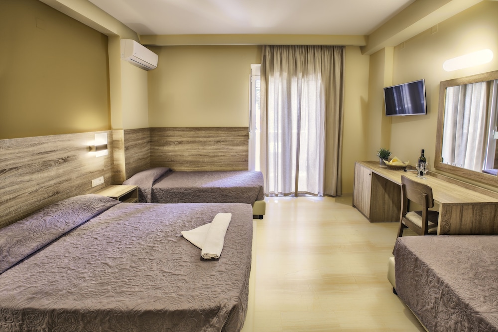 

Bologna - Kokkíni Khánion - Sofia Hotel