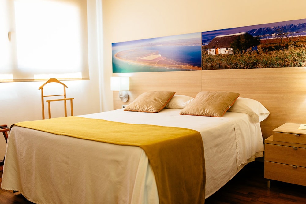 

Bari - Sant Carles de la Ràpita - Hotel L'Algadir del Delta