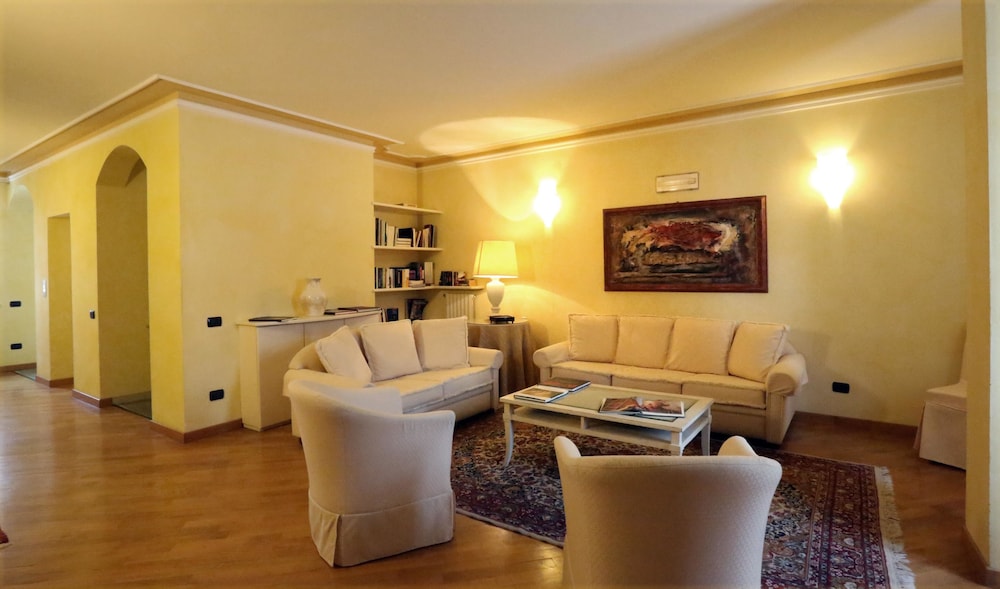 Milano - Barbaresco - Albergo Castiglione Langhe