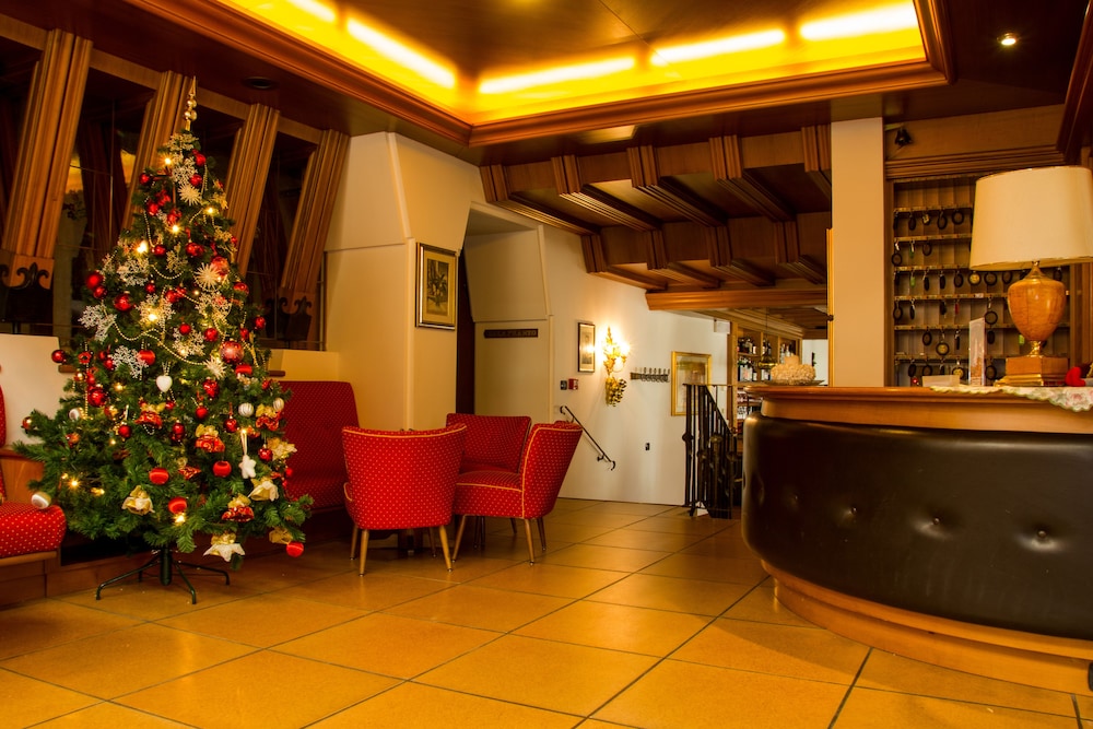 

Catania - Roncone - Hotel Carlone