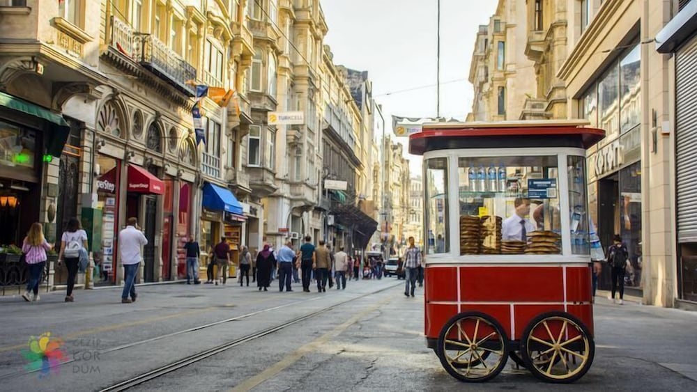 

Milano - Istanbul - Taksim Cetinkaya Suite